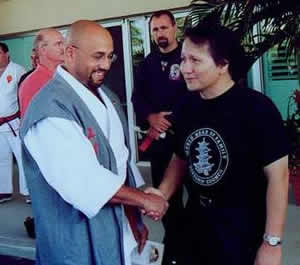 02HOF09.jpg (21655 bytes)